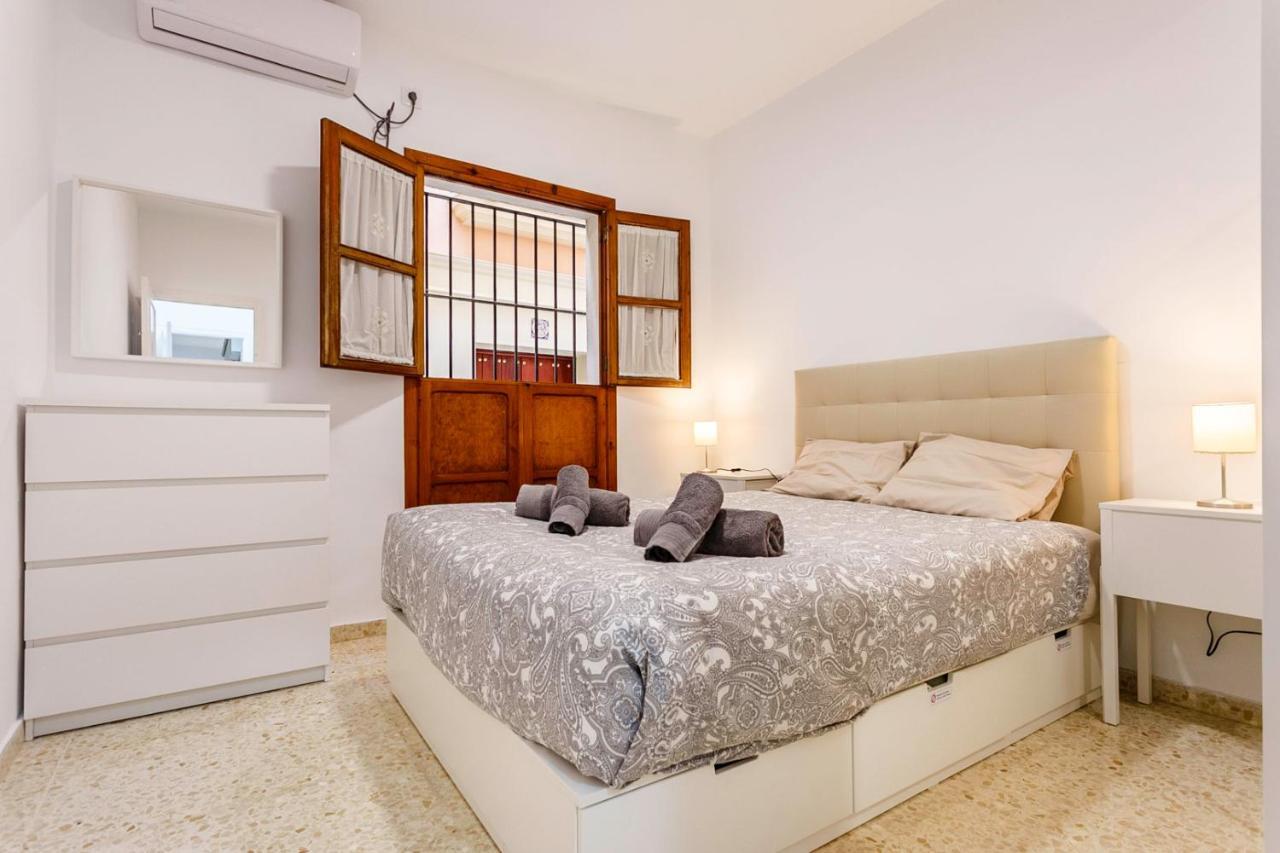 Apartamentos Sta Maria La Blanca Sevilla Exterior foto